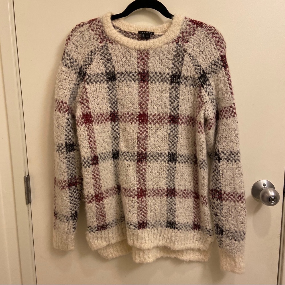 REPOSH 📤 Theory small sweater